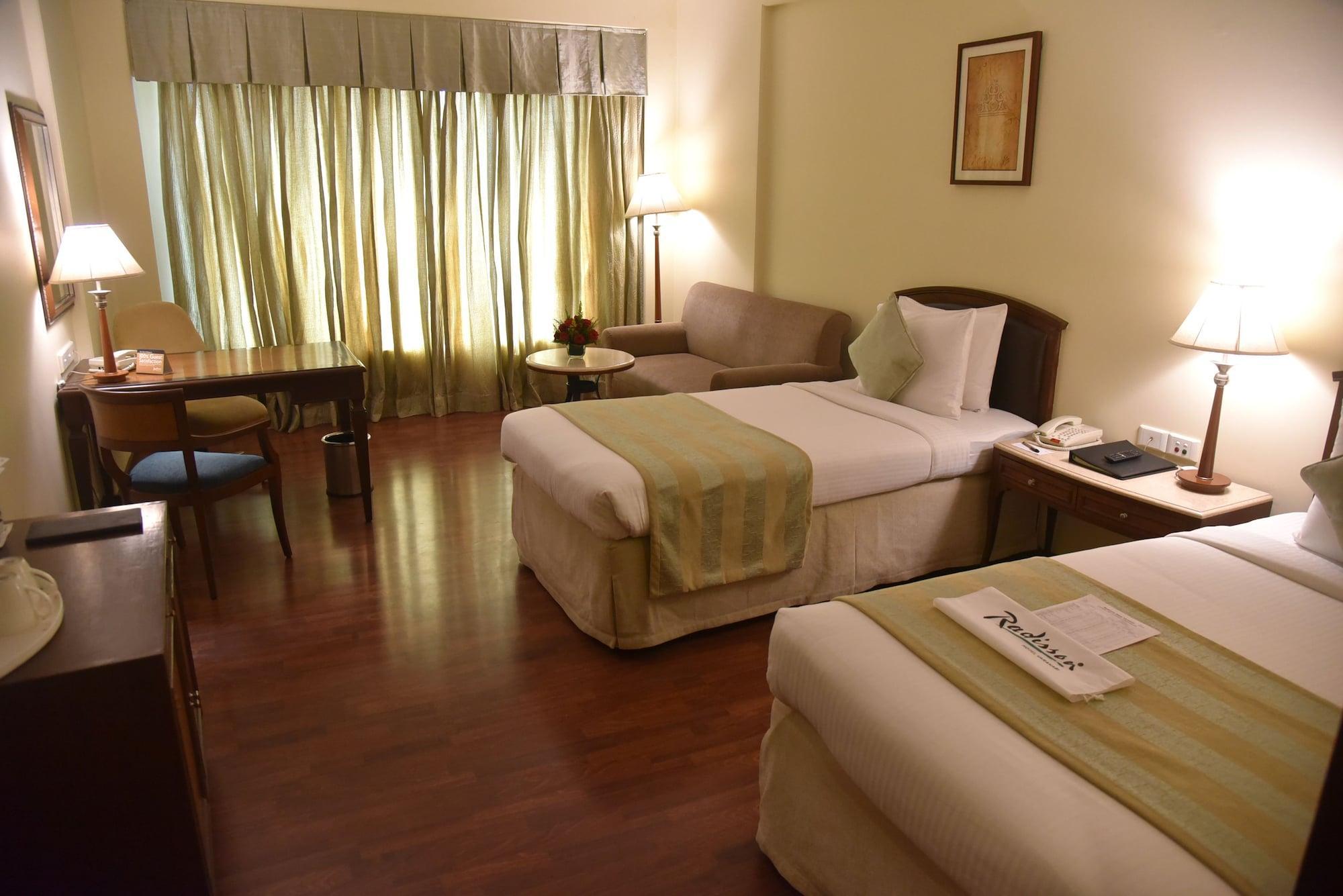 Radisson Hotel Varanasi Exterior foto