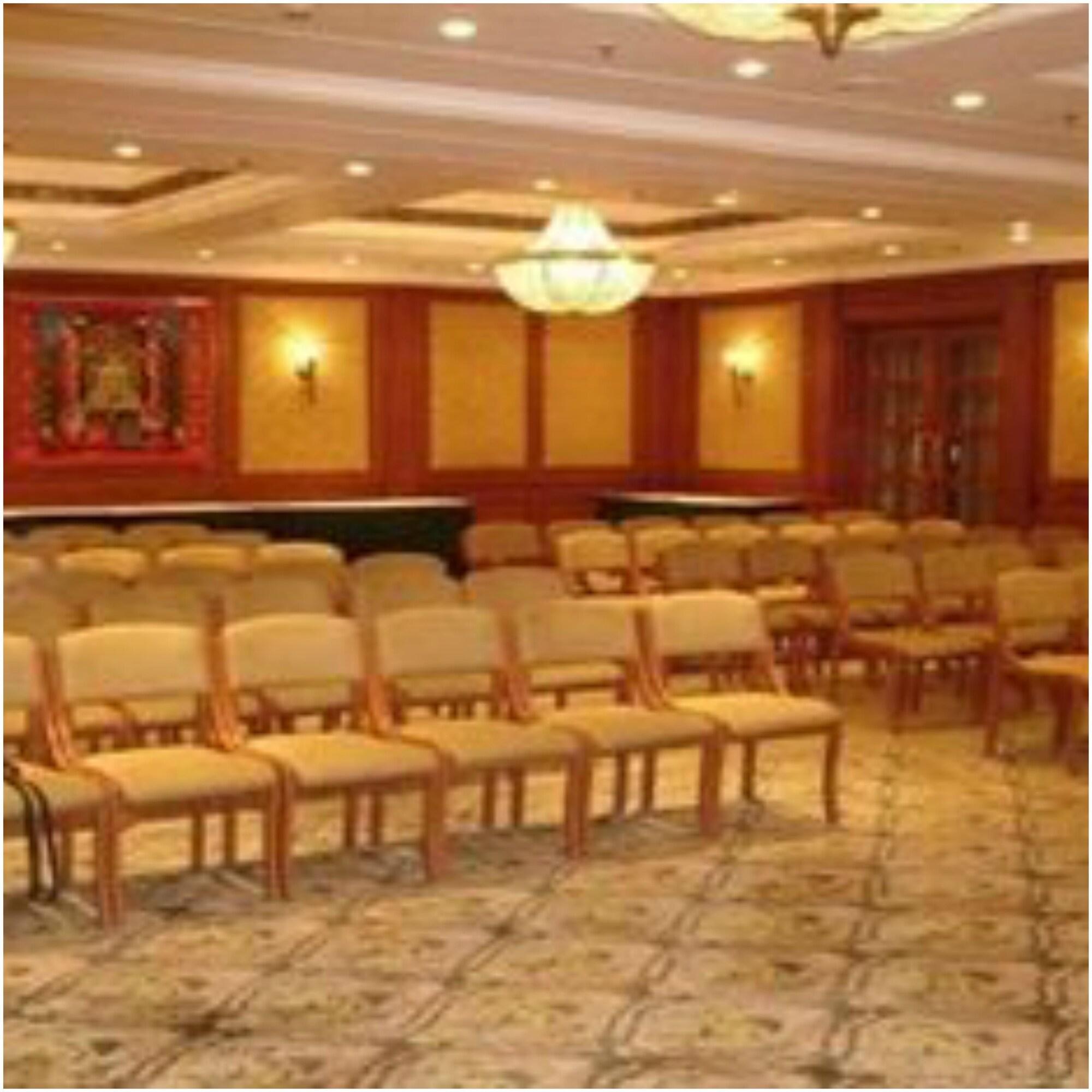Radisson Hotel Varanasi Exterior foto