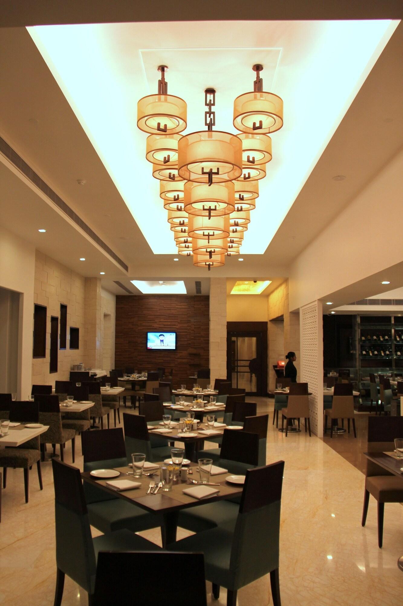 Radisson Hotel Varanasi Exterior foto